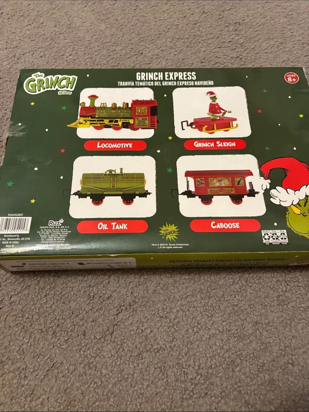 Grinch Express 12pc Train Set Christmas NIB